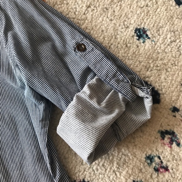 🥳 2 for $6 🥳 Kismet shirt XS (S) cotton blue stripes 3/4 sleeves w roll tab - Picture 4 of 12